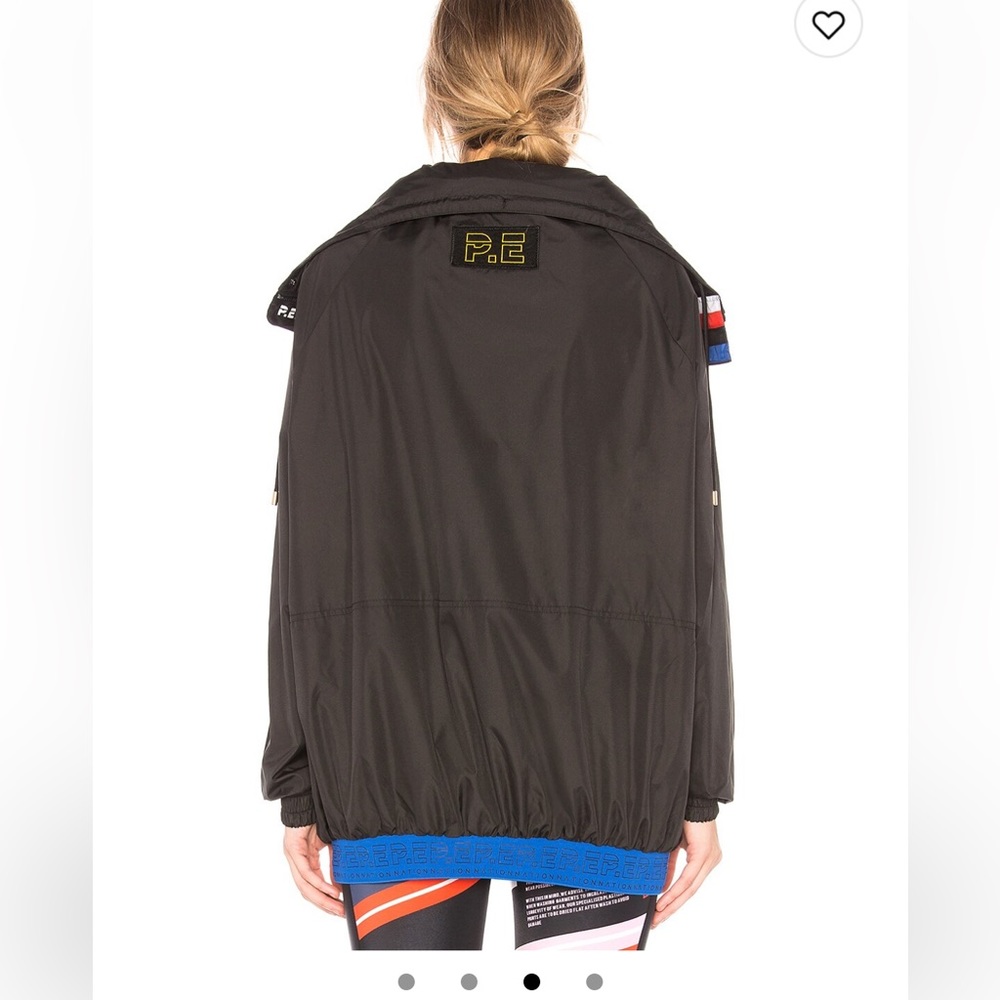 Windbreaker - Picture 6 of 7